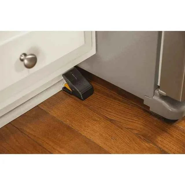Tomcat Mouse Snap Traps, Contains 2 Traps, No-Touch Disposal, Easy to Set